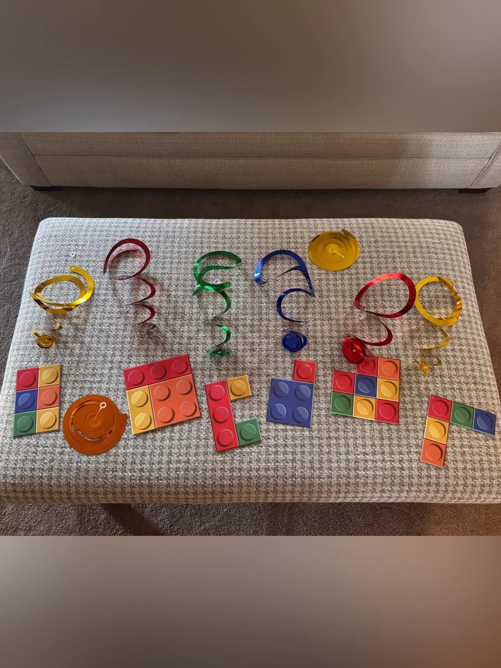 Party Streamers - Colorful Building Block Party Decor Spiral Kit - Multicolor